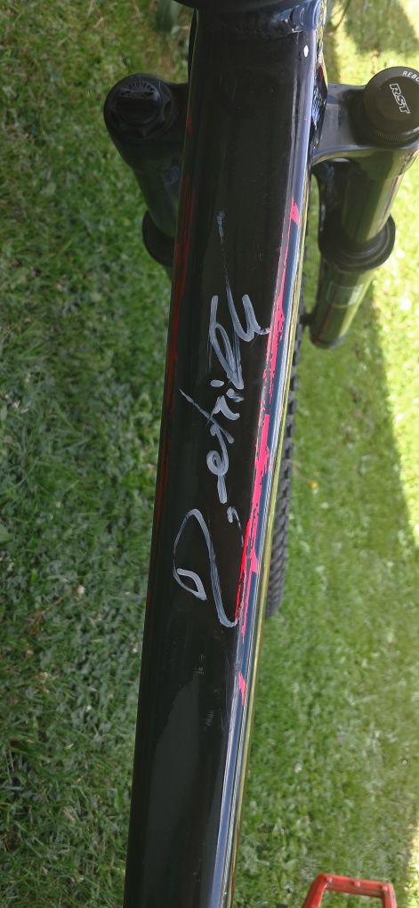Rower dartmoor gamer intro 26" z autografem Dawida Godziek