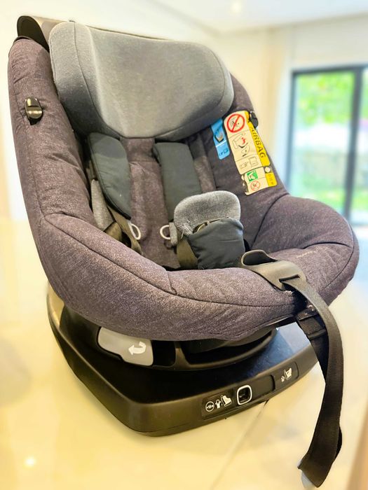 Cadeira Auto Bébé Confort AxissFix Plus -  COMO NOVA!