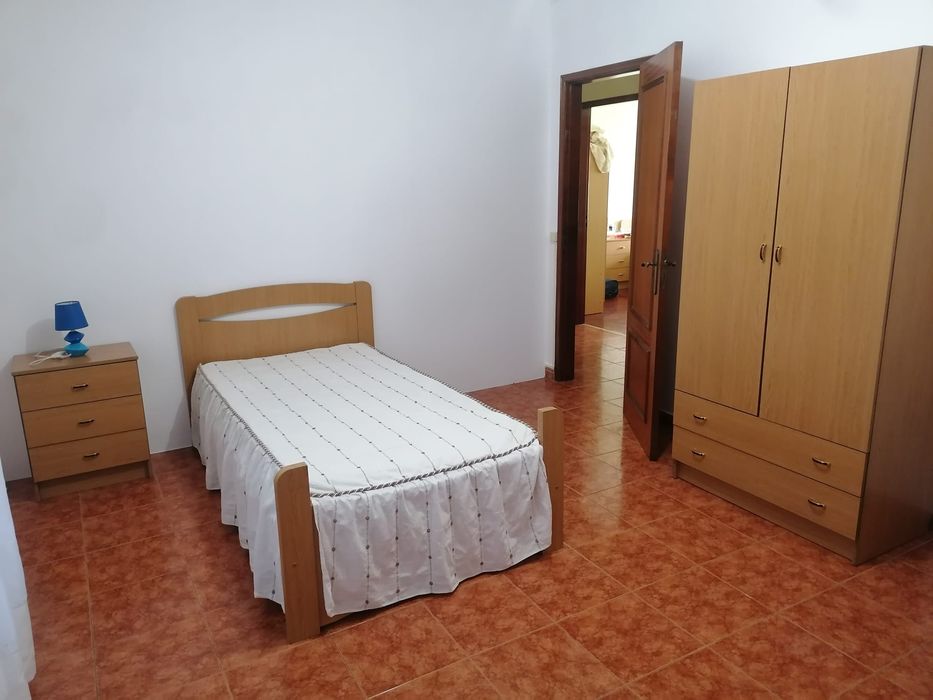 Quarto para alugar em Tomar junto às piscinas municipais