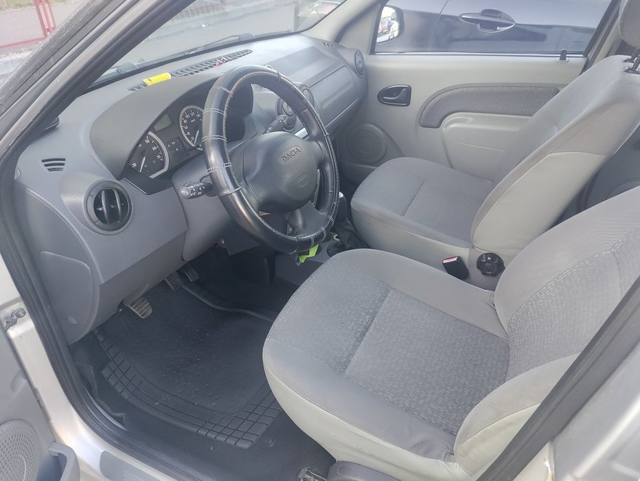 Дача Логан 2008 року