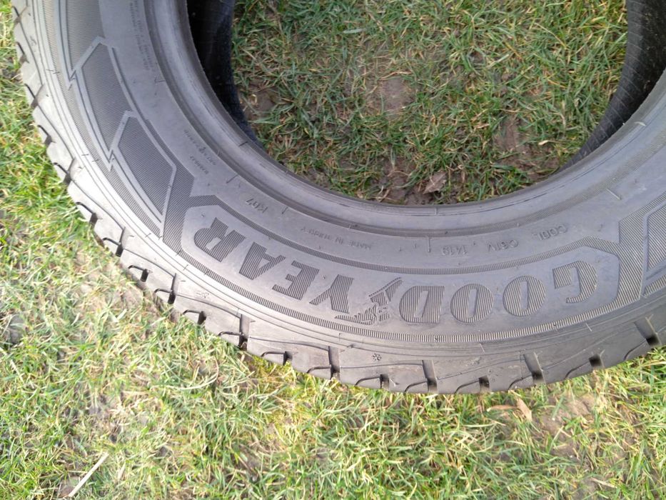 opona 215/65/16C Goodyear Ultra Grip Cargo 1 sztuka 8mm 2019