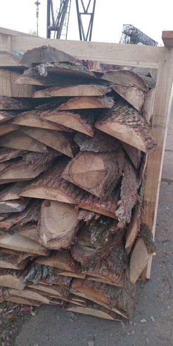 Дрова дуб пиляні сухі складені на піддон доставка самовивіз