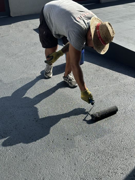 Faco trabalhos de trolha e pintura