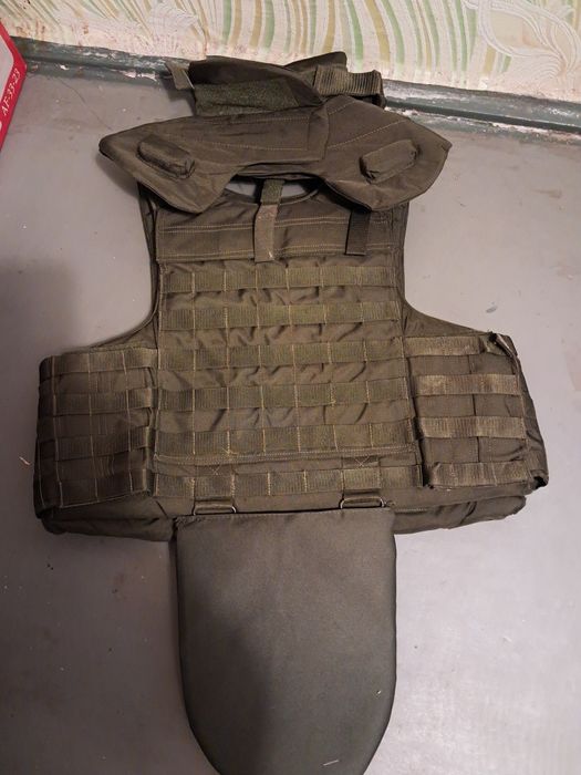 Разгрузка, чехлы под бронежилет.