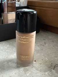 MAC Studio Radiance Serum powered Foundation N18