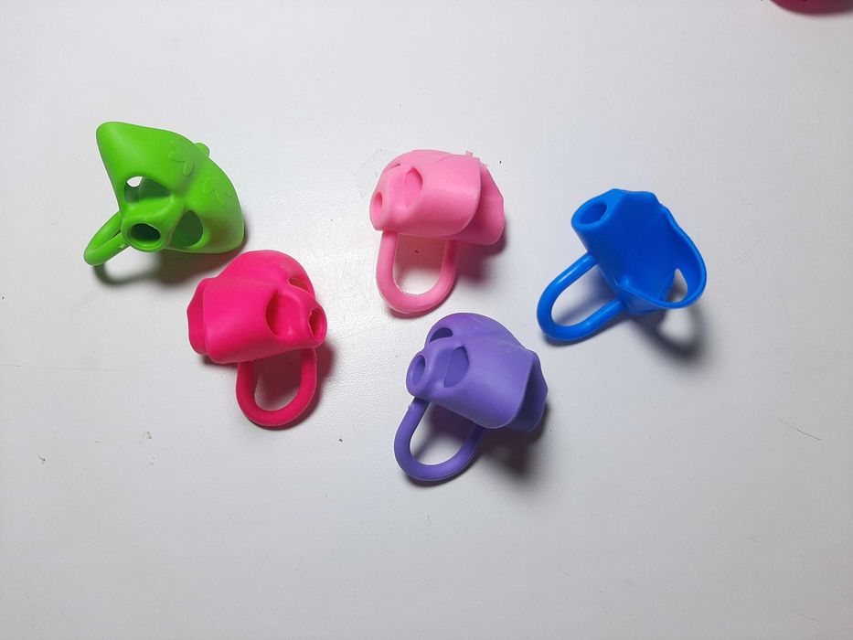 Тримач / тренажер для ручок і  правильного письма/ тримання ручки