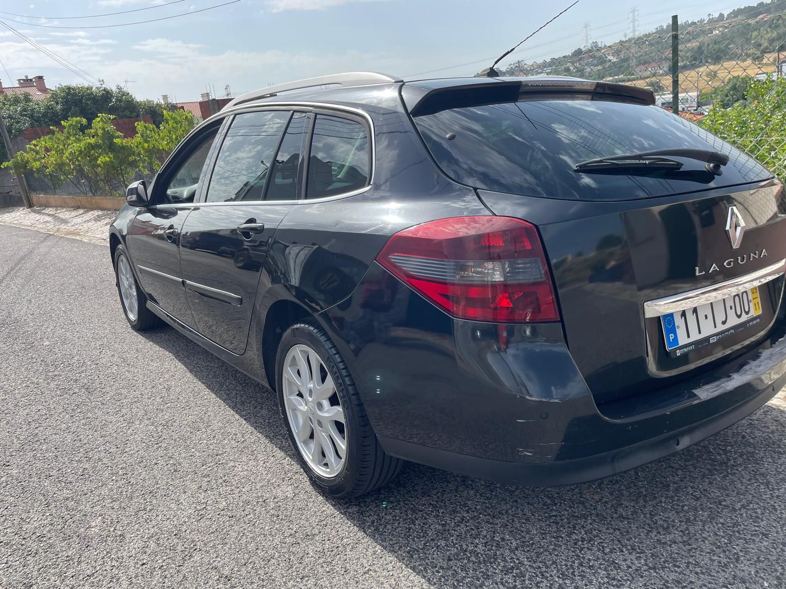 Renault laguna 1.5 DCI caixa de 6 velocidades  ano 2009 muito econômic