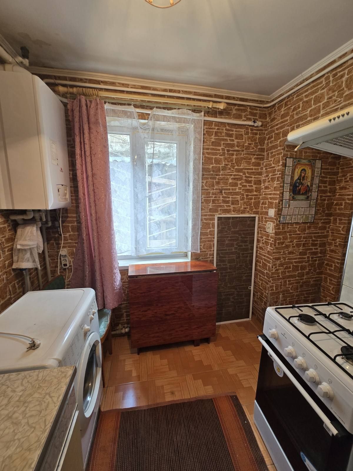Продам 2 -х комнатную квартиру в центре