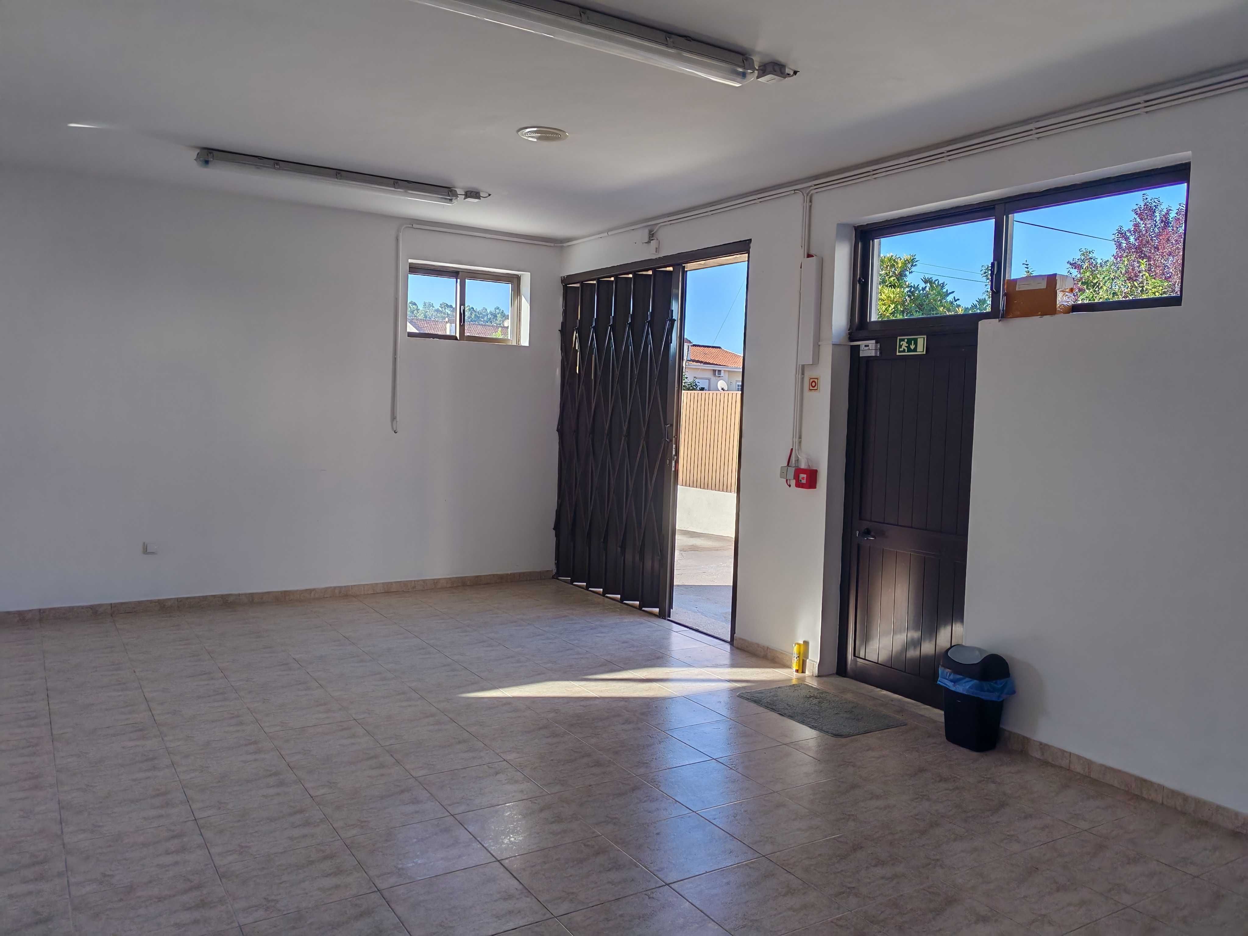 Alugo armazém 125mts