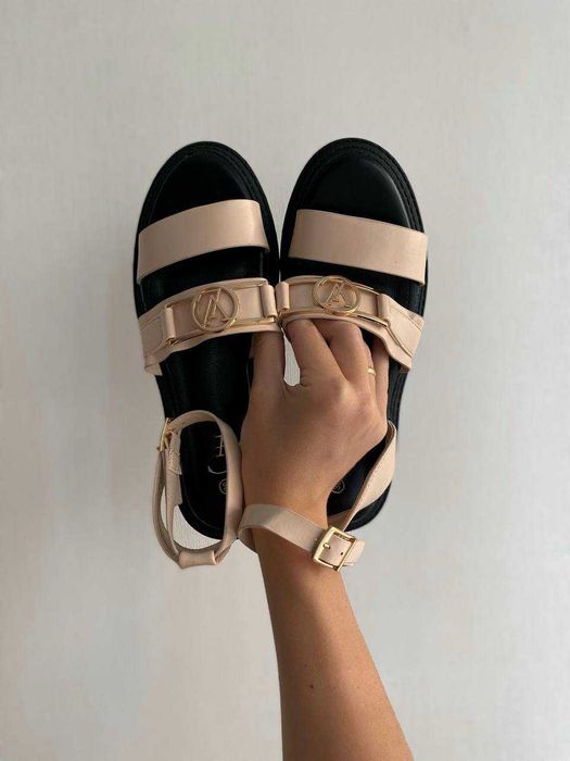 Сандалі Louis Vuitton Beige Black босоніжки