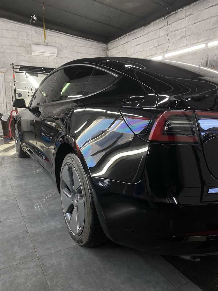 Tesla Model 3 2023 року Rest