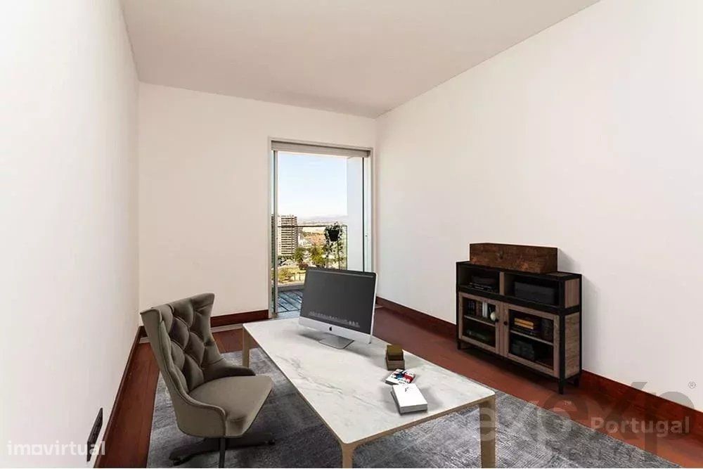 Fantástico apartamento T4 no edifício Sky Restelo