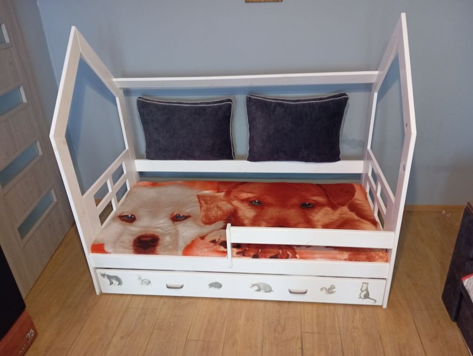Łóżko dziecięce domek