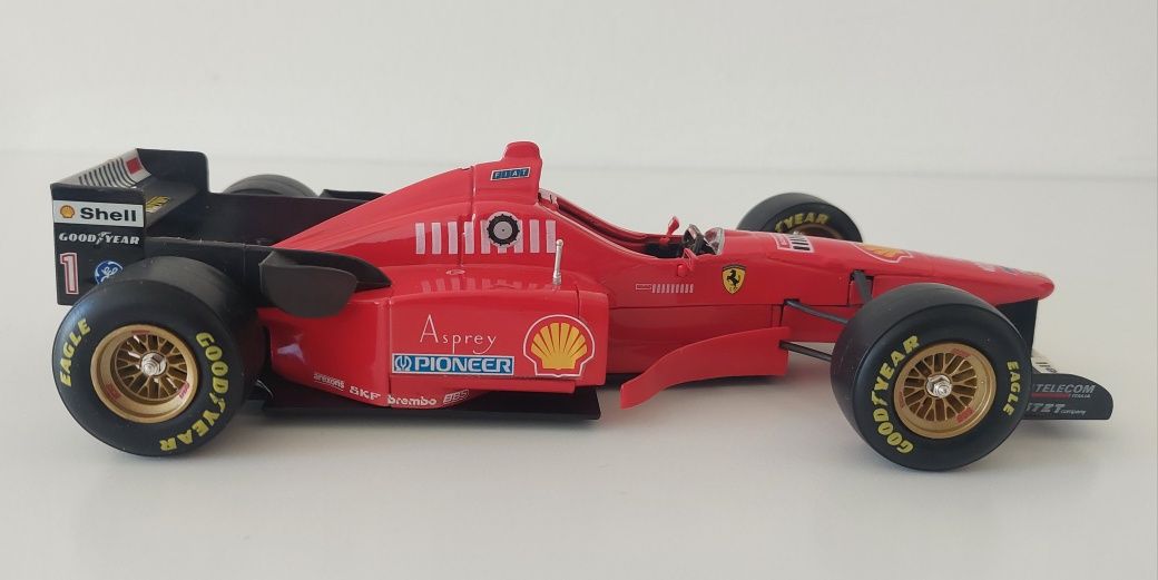 Ferrari F310, Schumacher - Maisto - escala 1/20