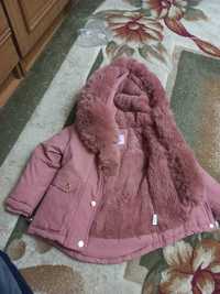 Продається зимова курточка для дівчинки