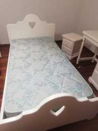Mobiliário quarto individual (cama, mesa de cabeceira, secretária) )