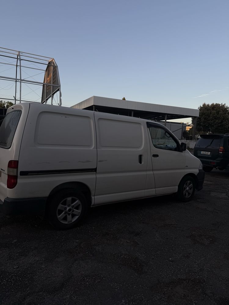 Toyota hiace 2009