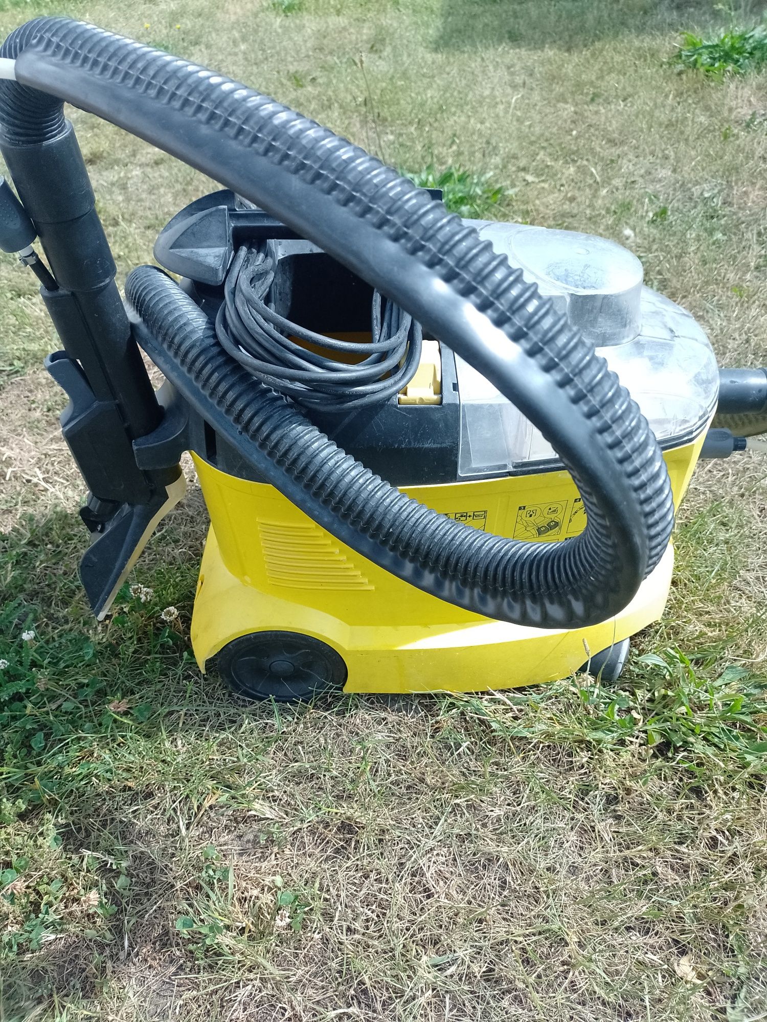 Odkurzacz piorący Karcher puzzi 8/1c