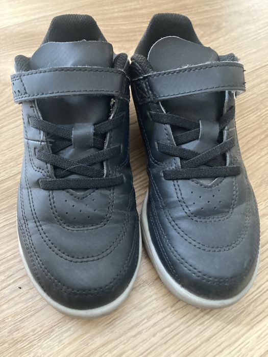 Buty piłkarskie dziecięce kipsta rozmiar 32 stan bdb/idealny