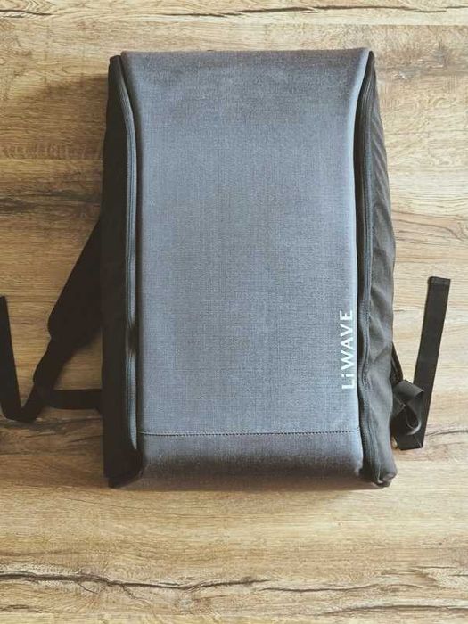 Mochila LiWAVE 38L com oferta de Almofada de Viagem