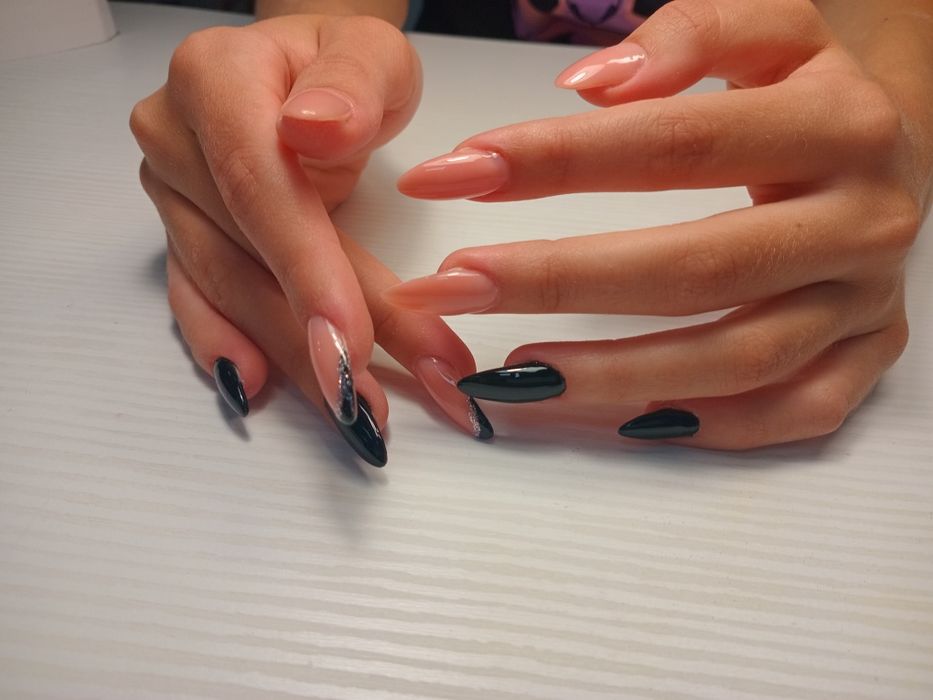 Манікюр Троєщина