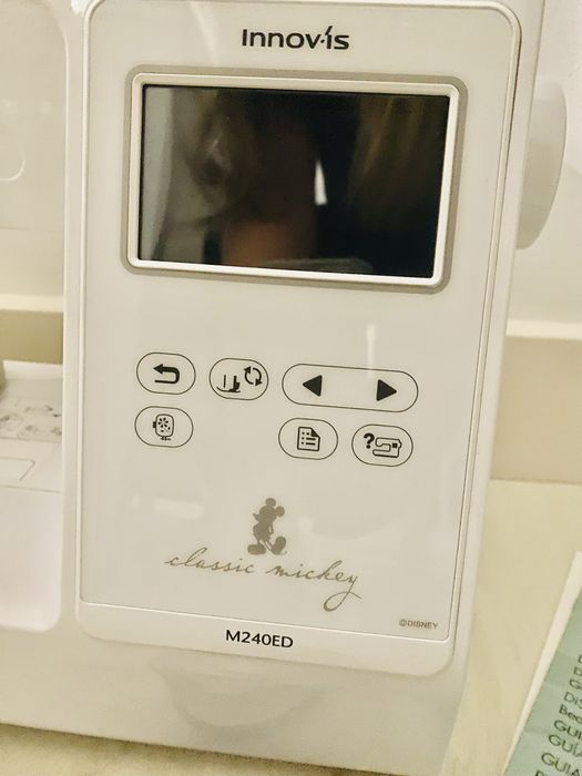 Maquina de Bordar Brother innovis M240ED