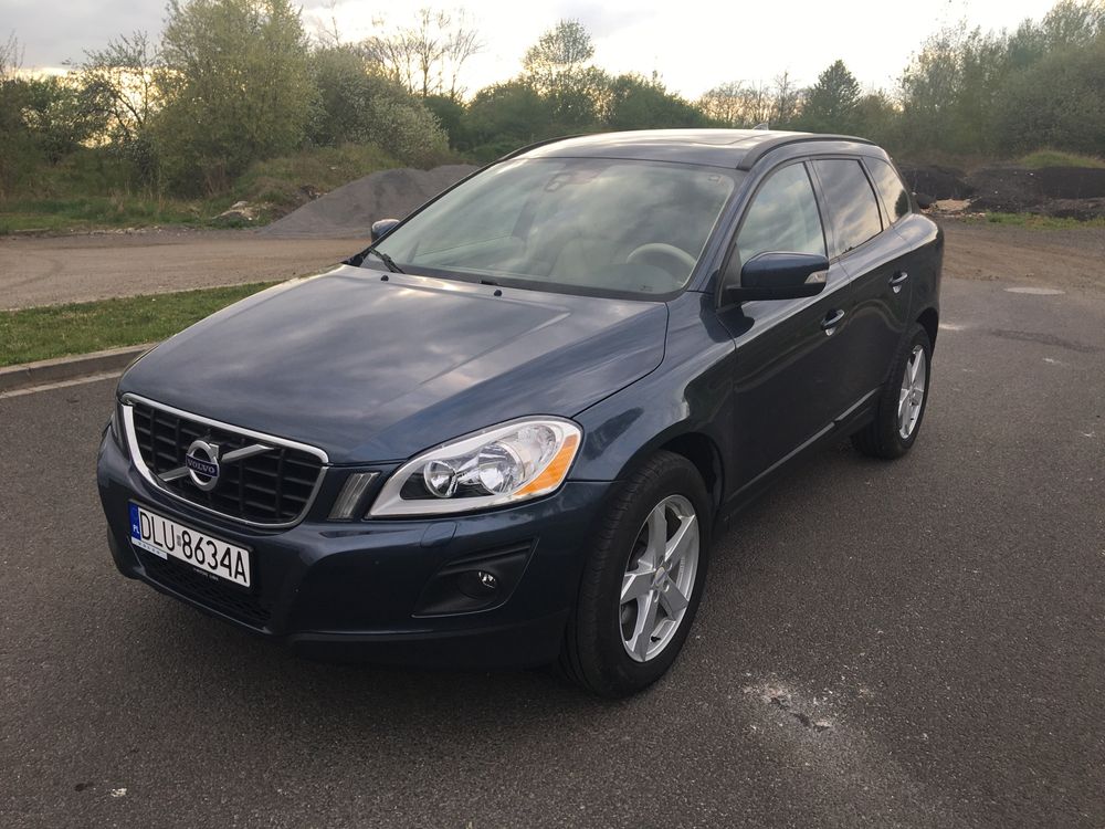 VOLVO XC60 3.2 4x4 niski przebieg