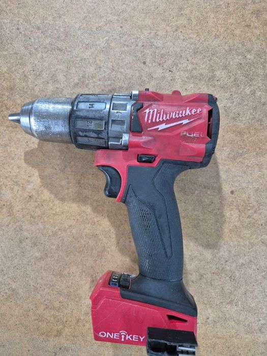 Wiertarko-wkrętarka udarowa Milwaukee M18 OneKey ONEPD2 uszkodzona