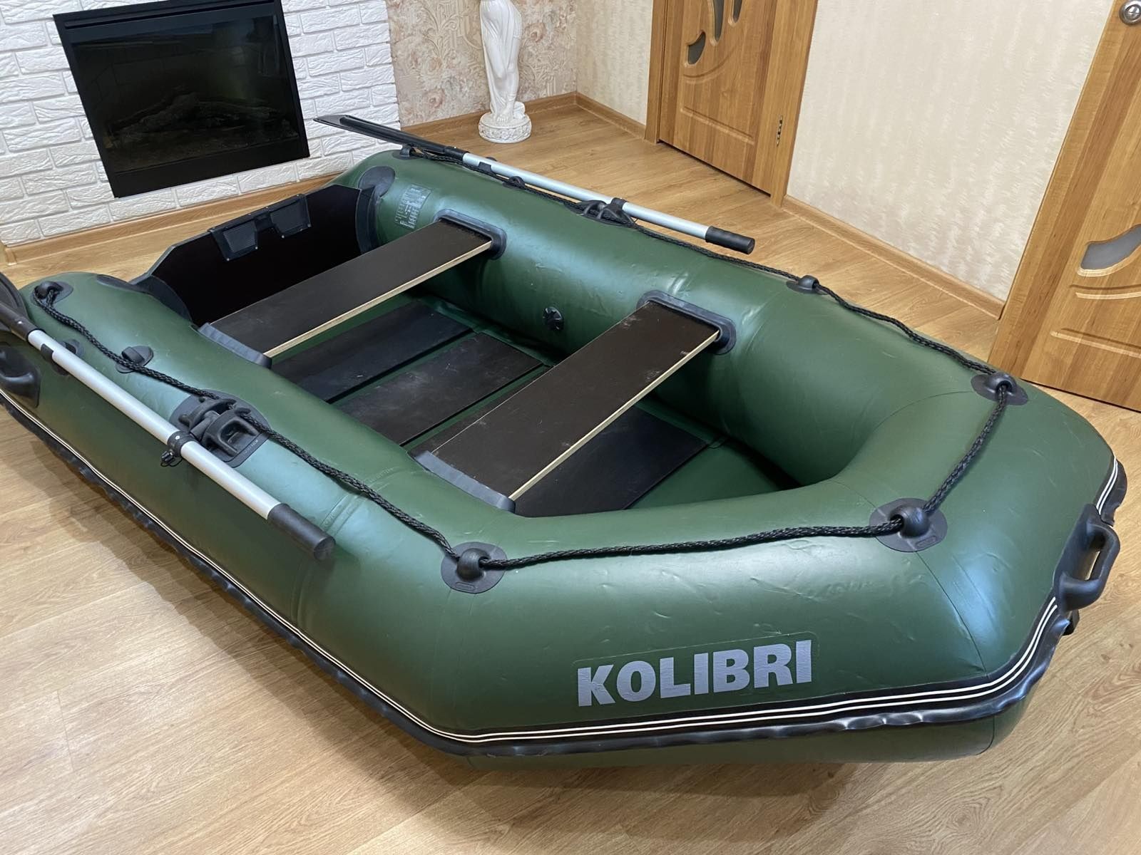Лодка човен Kolibri