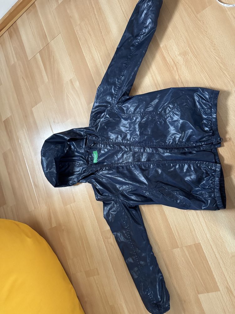 Kurtka wiatrówka przeciwdeszczowa benetton
