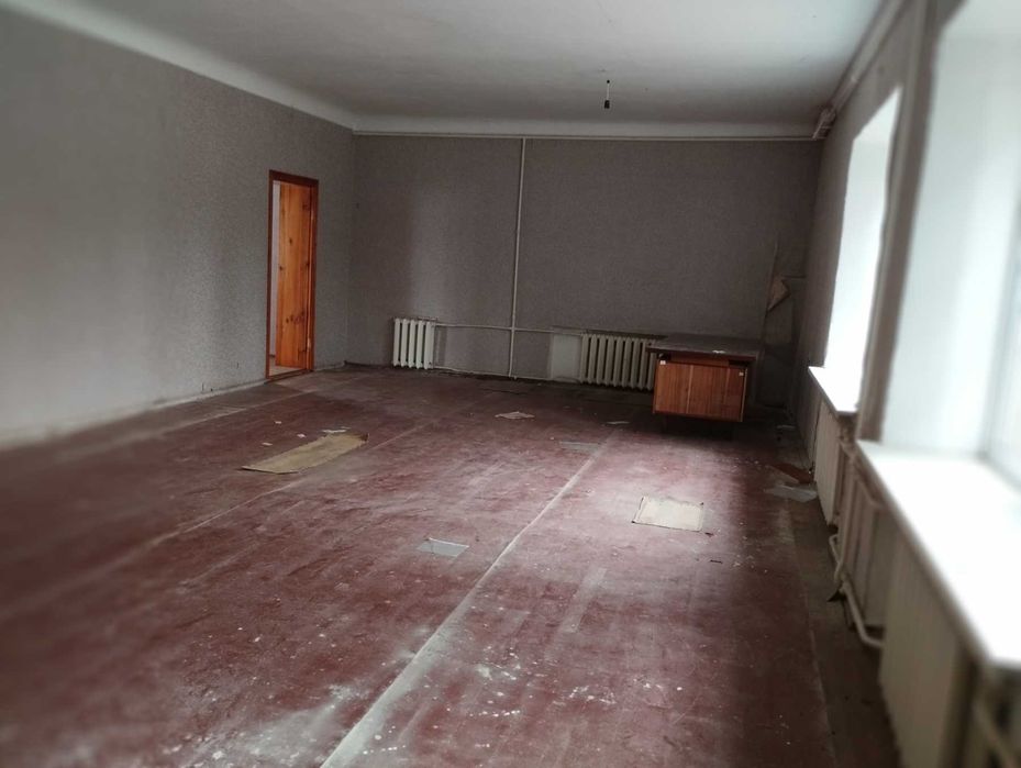 Частина нежилого приміщення, площею 276,9 кв.м, Черкаська обл.