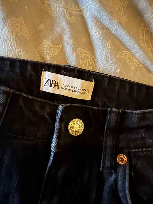 Чорні джинси від Zara