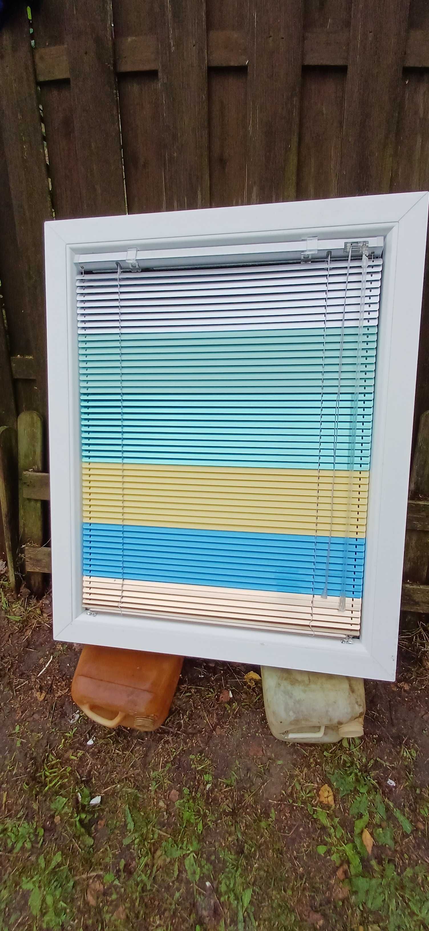 okno pcv 70x86 FIX nieotwieralne powystawowe  żaluzja gratis !!