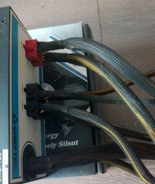 Блок питания CHIEFTEC