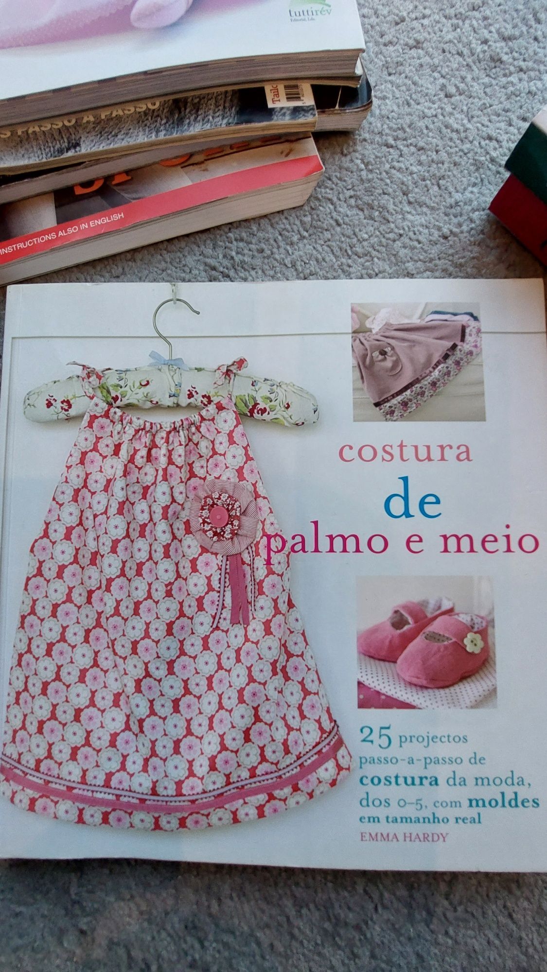 Livro " Costura de palmo e meio"