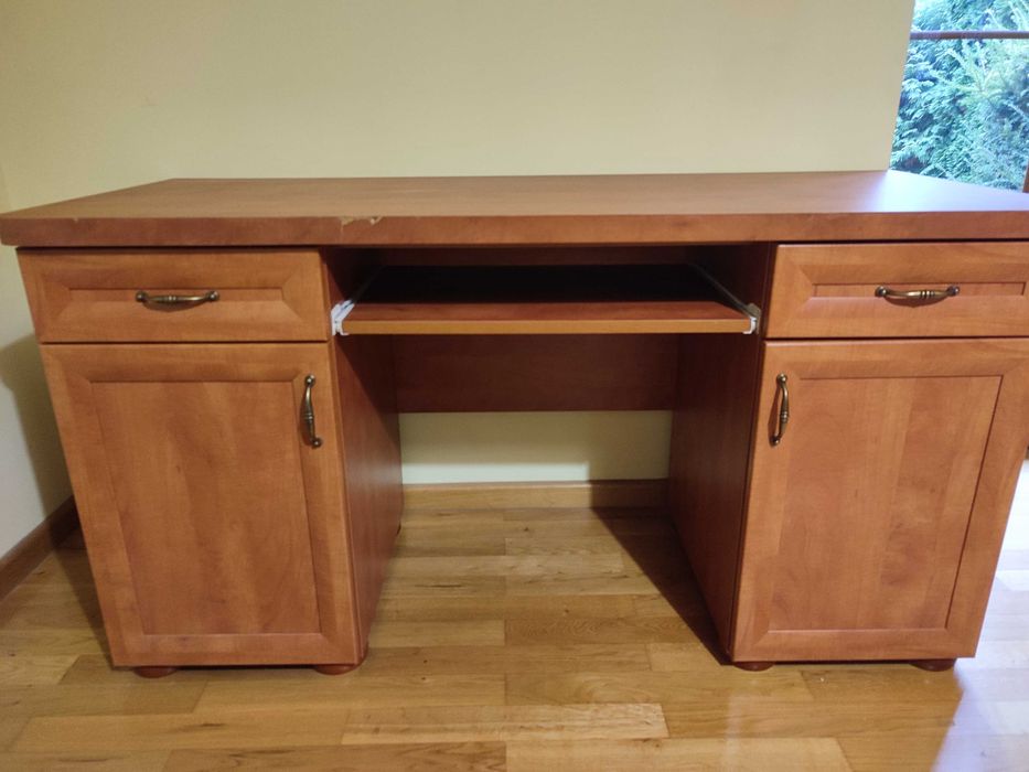 Zestaw mebli biurowych