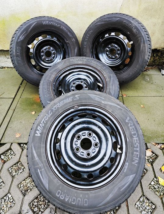 Zimowe Vredestein 7mm 215/60R16 Felgi Oryginał Mazda Cx-3 3 6