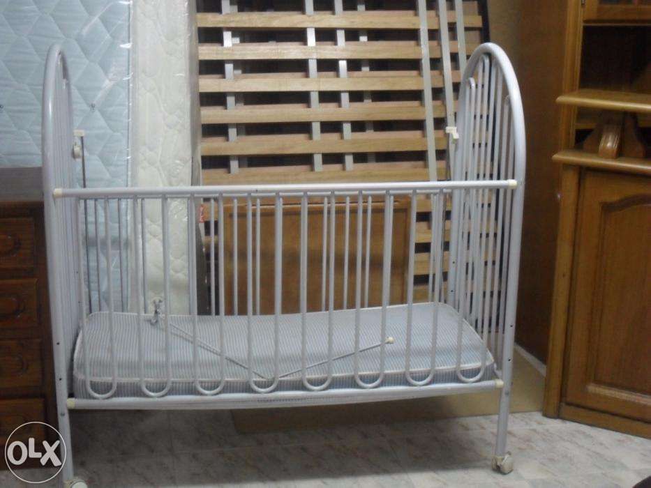 Cama de bebe + colchão