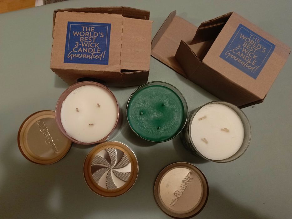 Аромасвечи Bath and bodii world аромат нового года.