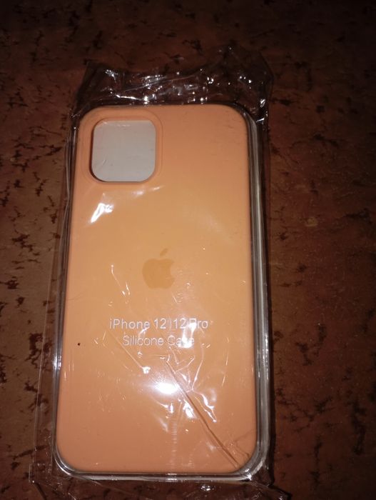 Продам чехли на iPhone.