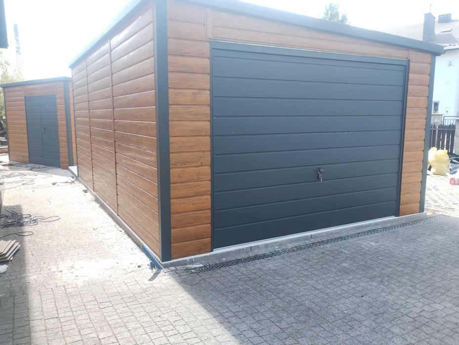 Garaż ocieplany stalowy drewnopodobny. 4x6. Automat. Płyta pur 4.
