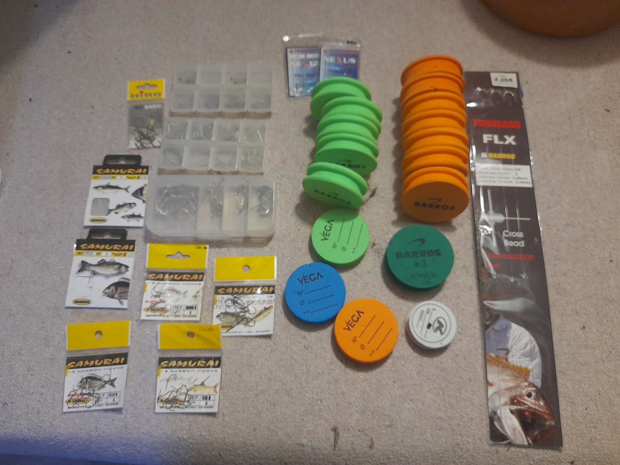 Material variado para pesca