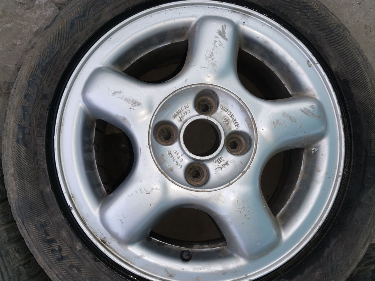 Литі диски R14

Продам комплект литих дисків R14.

Виробник: Made in J
