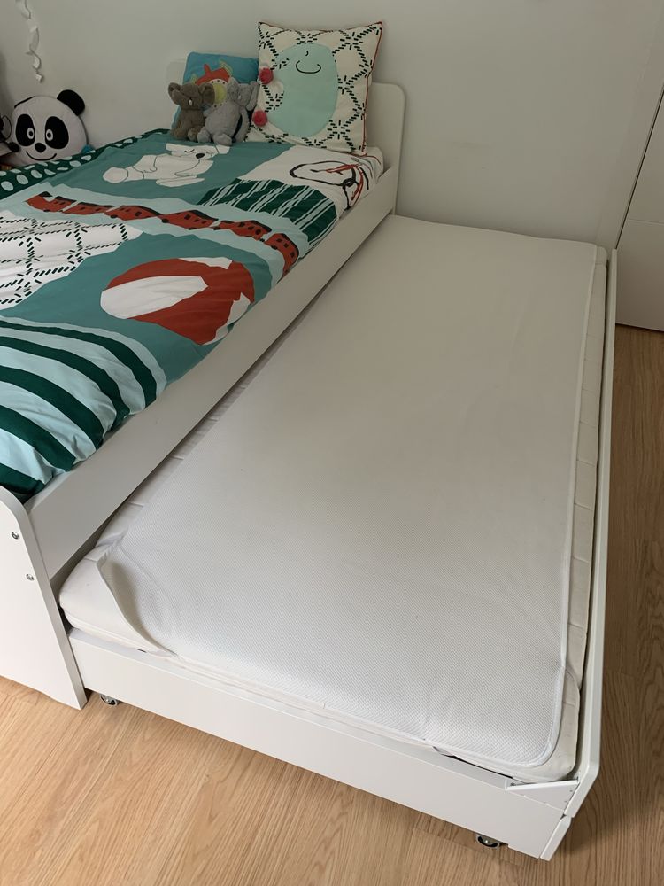 Cama individual com cama de gaveta