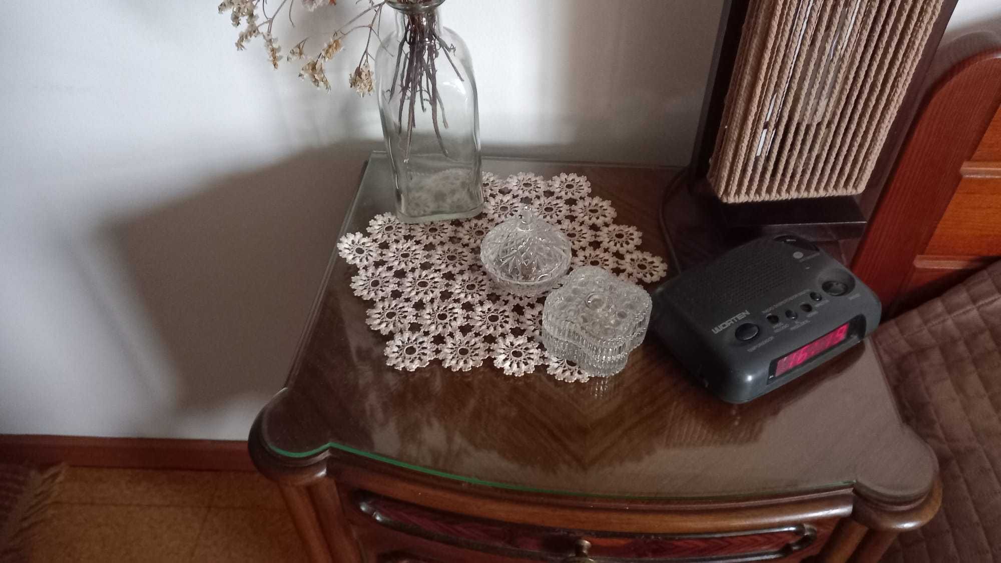 Mesa de cabeceira