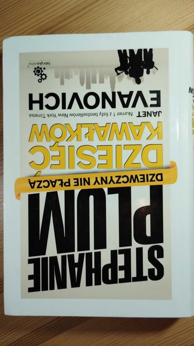 książka S.Plum Dziewczyny nie płaczą Dziesięć Kawałków Janet Evanovich