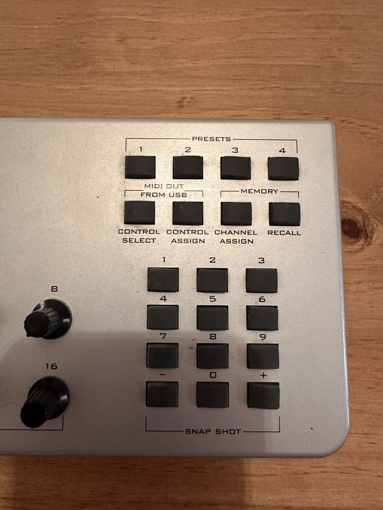 Evolution UC16 controlador MIDI