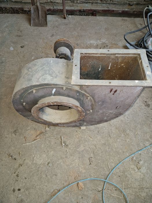 Sprzedam przemysłowy wentylator ośrodkowy.