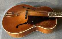 Gitara CID typu archtop jak Gibson L7