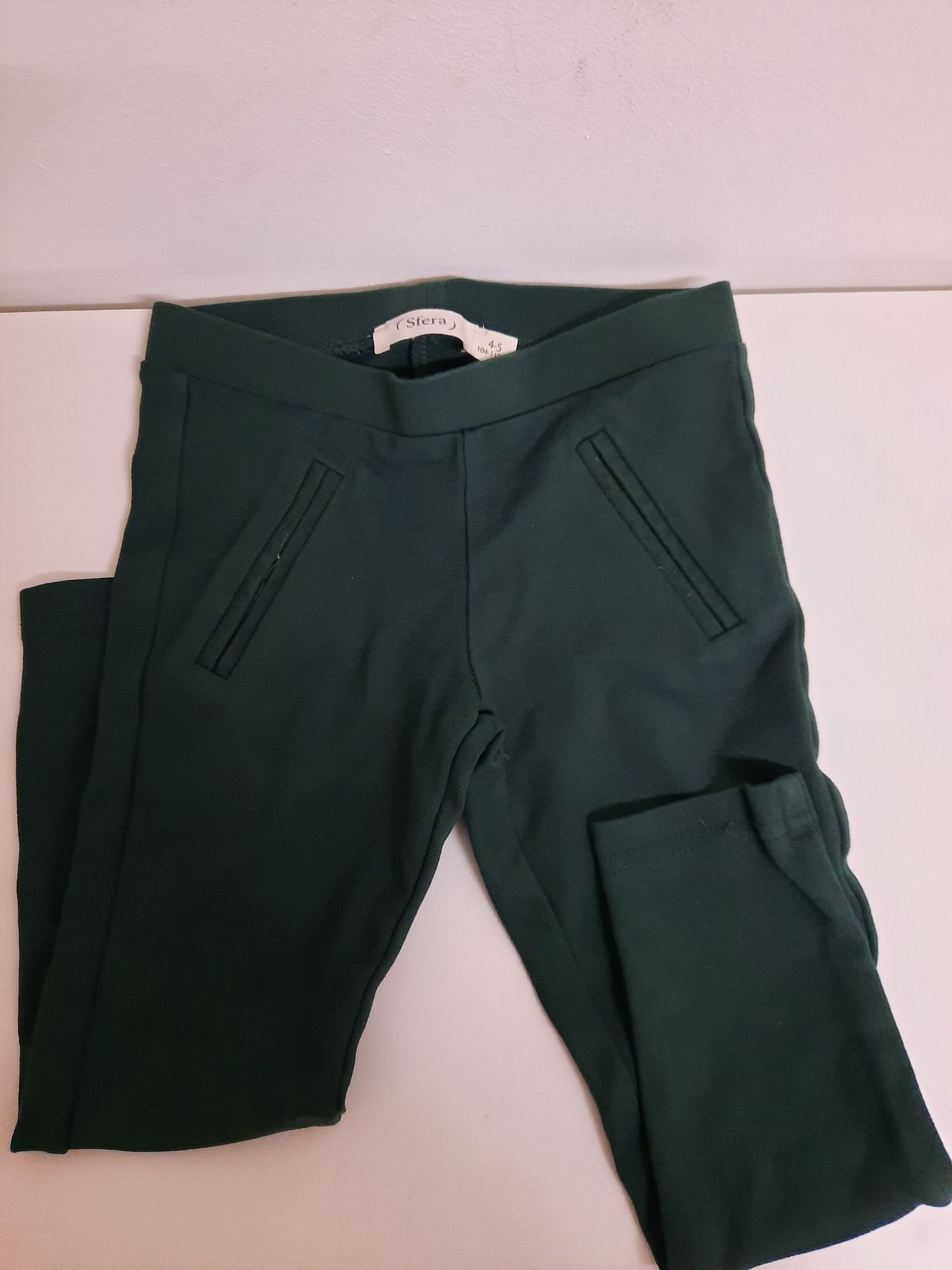 Leggins verde menina